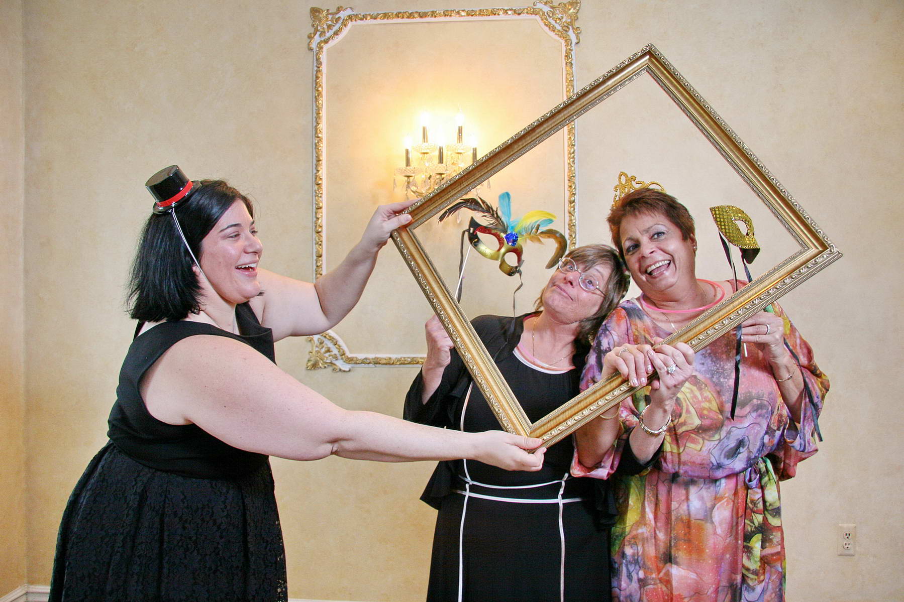 Crazy Women,Flander’s Valley Weddings,PhotoBooth